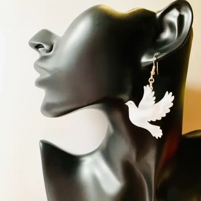 YAOLOGE – boucles d'oreilles en acrylique, colombes blanches, beaux bijoux volants, doux, romantique, cadeau pour femme, décoration française élégante pour filles 6