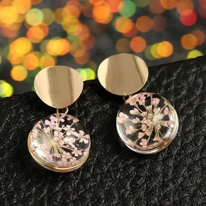Boucles d'oreilles de mariage en fleurs séchées, bijoux à la mode, boule transparente, couleur or, paillettes, suspendues pour femmes 1