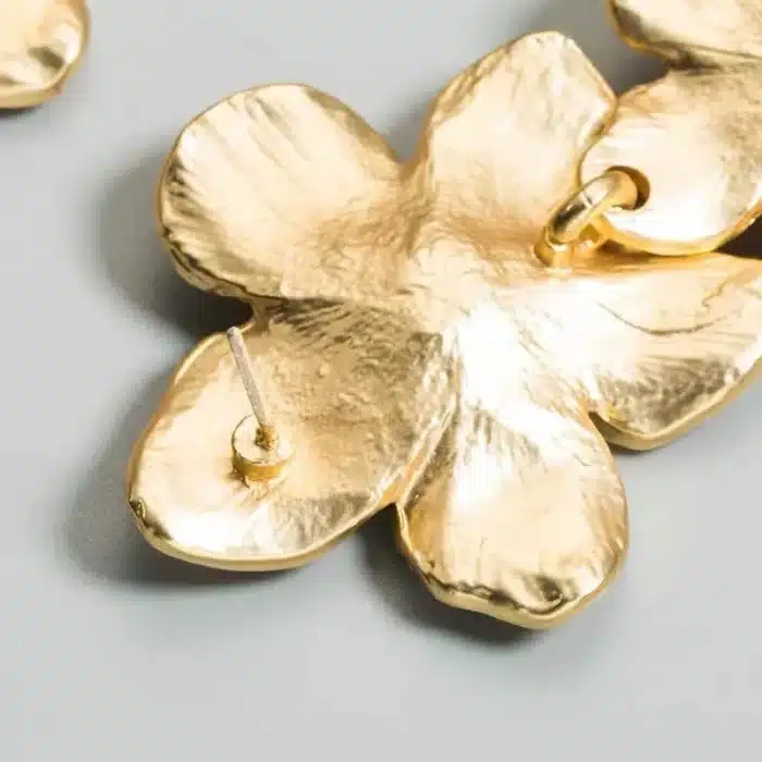 Boucles d'oreilles Vintage en métal pour femmes, fleur, Premium, exagéré, doré, nouvelle mode, bijoux de fête, accessoires, cadeaux 2025 8