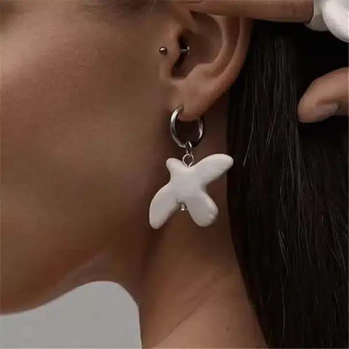 Boucles d'oreilles rondes géométriques en métal pour femmes, cerceau de colombe de paix blanche, Style européen et américain, bijoux de personnalité, cadeau 2