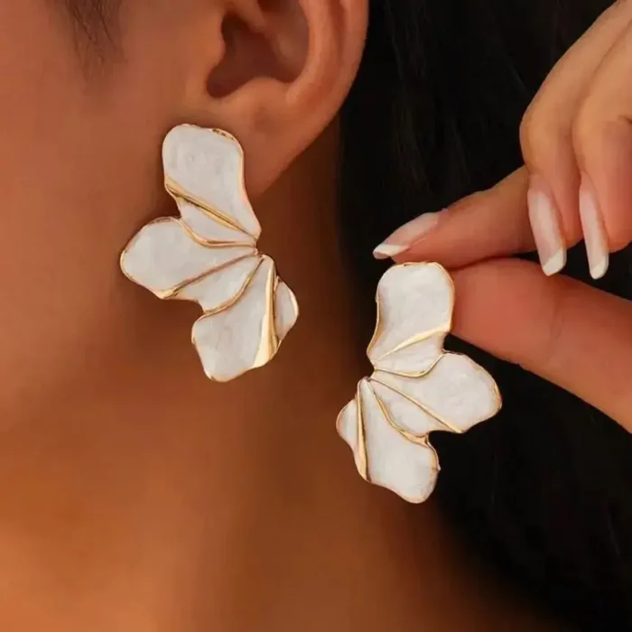 SHIXIN élégant blanc demi fleur boucles d'oreilles pour les femmes de luxe gouttes pétales d'huile Piercing boucles d'oreilles bijoux de fête de mariage 1