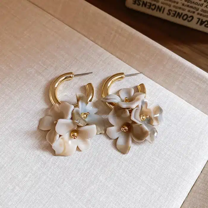 Maillard fleur grappes boucles d'oreilles Vintage acrylique balancent boucle d'oreille lumière luxe tache en forme de C clous d'oreille bijoux de fête 3