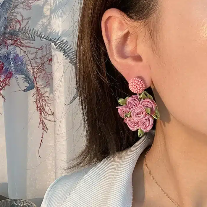 Boucles d'oreilles roses en tissu faites à la main pour femmes, design créatif, accessoires d'oreille colorés, bijoux Boho, cadeau de fête, nouvelle mode 14
