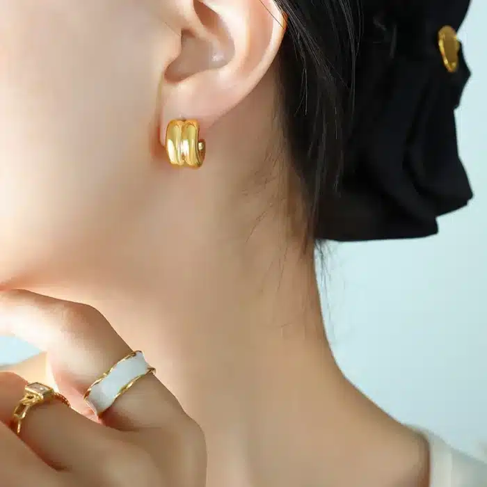 Boucles d'oreilles minimalistes en forme de C pour femmes, Double couche, en acier inoxydable, plaqué or 18 carats, Piercing circulaire bicolore 4
