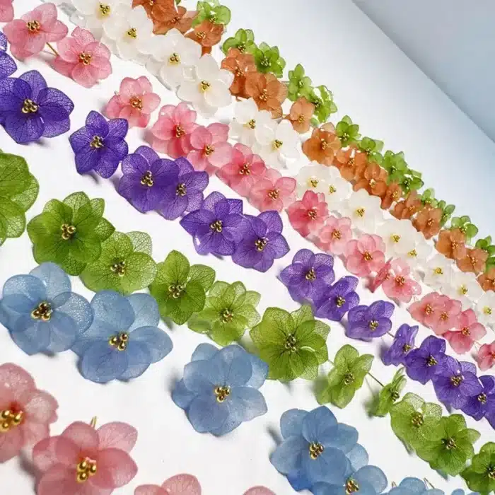 Boucles d'oreilles multicolores à fleurs d'hortensias naturelles, fabrication artisanale en résine époxy, boucles d'oreilles à fleurs pressées, mignonnes, vente en gros 35