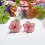Boucles d'oreilles multicolores à fleurs d'hortensias naturelles, fabrication artisanale en résine époxy, boucles d'oreilles à fleurs pressées, mignonnes, vente en gros 1