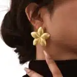 Boucles d'oreilles à tige fleurie pour femmes, grand bijou vintage floral en acier inoxydable 1