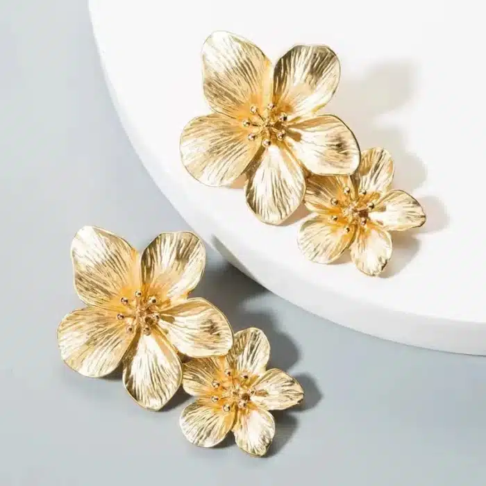 Boucles d'oreilles Vintage en métal pour femmes, fleur, Premium, exagéré, doré, nouvelle mode, bijoux de fête, accessoires, cadeaux 2025 2