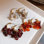 boucle_oreille_fleurs_resine_1_cleanup