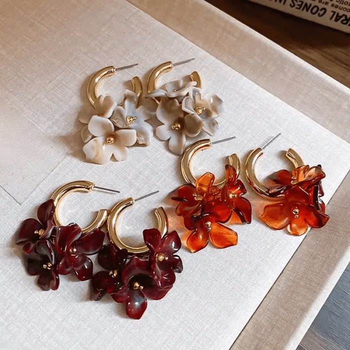 boucle_oreille_fleurs_resine_1_cleanup